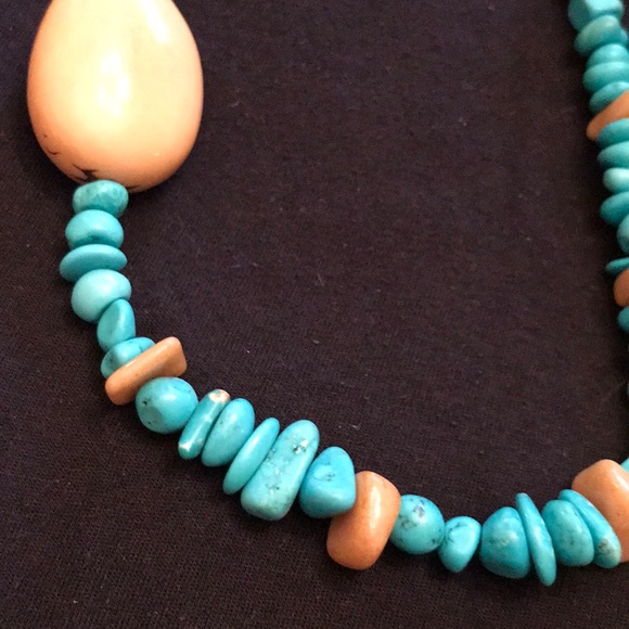 20” Tauga nut and turquoise necklace - Picture 4 of 4